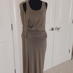 HIVE & HONEY Scoopneck Ruched Waist Maxi Dress